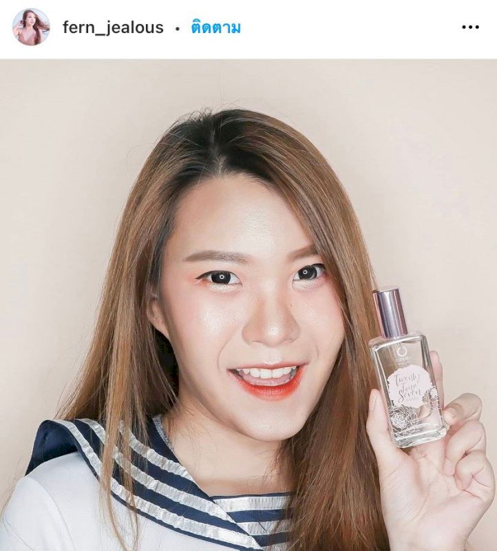 @esxense_perfume  truly attacts all high school boys .